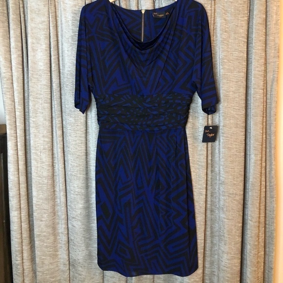 NWT Just Taylor Blue & Black Geometric Print Gold Zipper Back Dress Size 8 - Picture 2 of 12